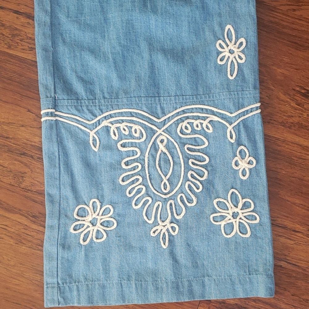 Johnny Was Chambray Blue Wide Leg Pants with White Embroidery Cotton Size Small - Picture 2 of 9